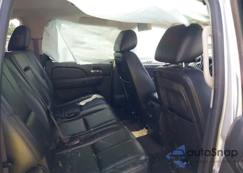 2012 Chevrolet Suburban 1500 Lt z USA, uszkodzony, nr VIN 1GNSKJE70CR214816